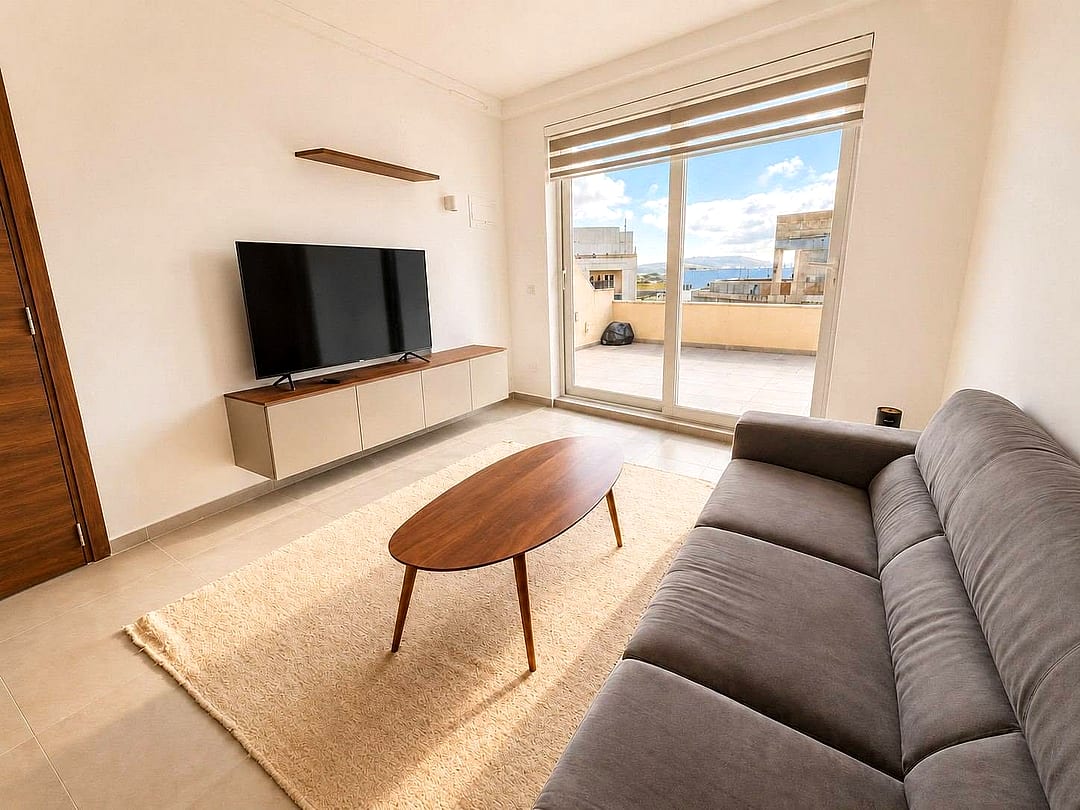 Penthouse in Qawra - 2 beds, 2 baths — 1