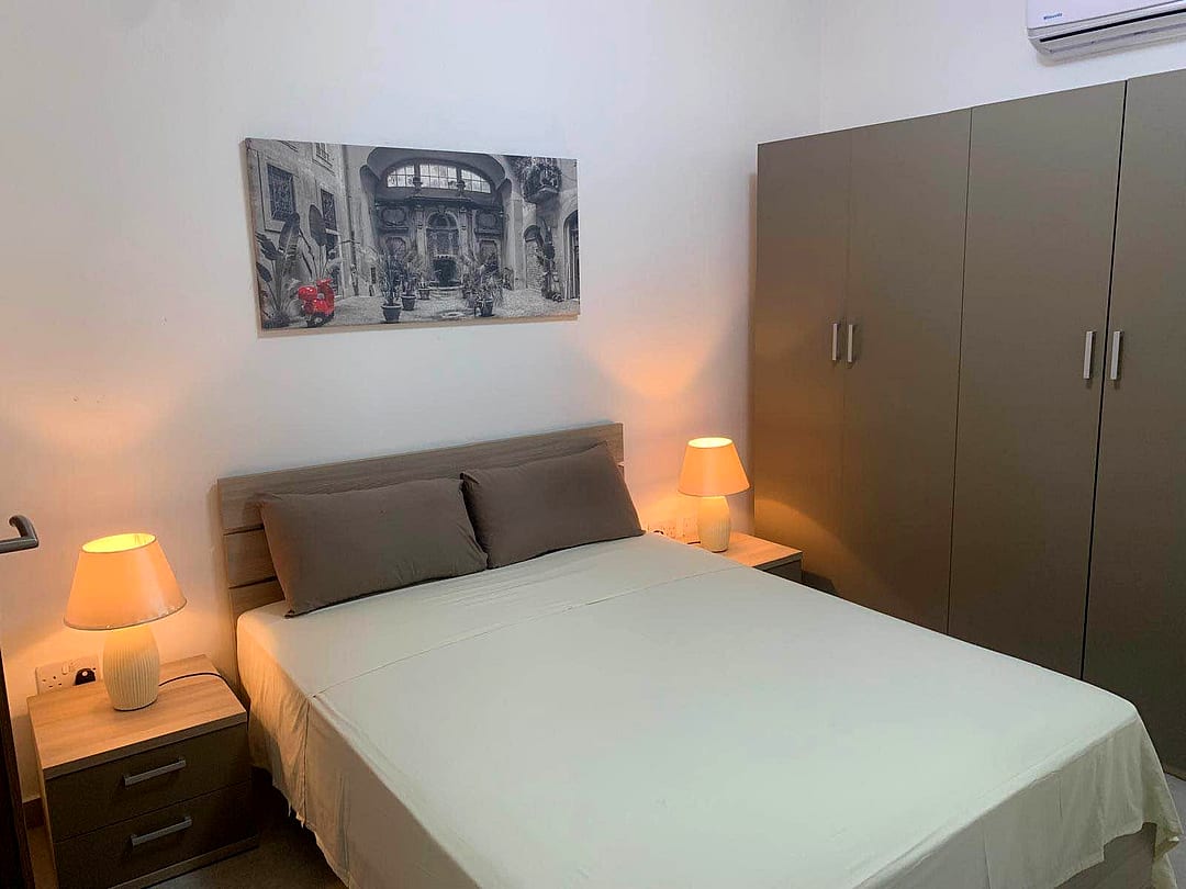 Apartment in St Julian's - 2 beds, 2 baths — 2