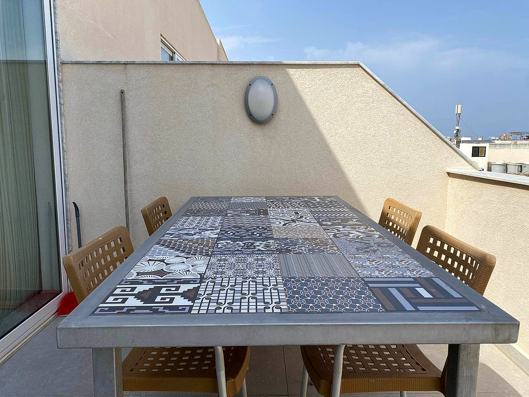 Apartment in Qawra - 2 beds, 2 baths — 5