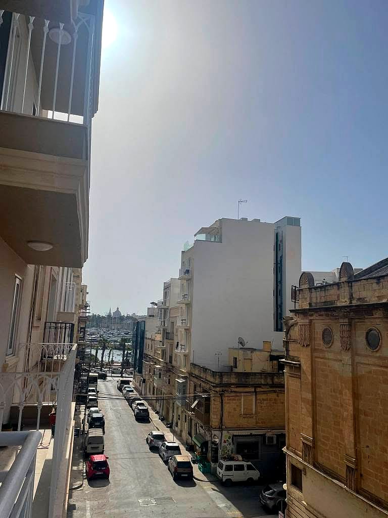 Apartment in Gzira - 2 beds, 2 baths — 1