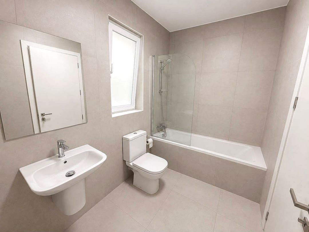 Apartment in Swieqi - 3 beds, 2 baths — 5
