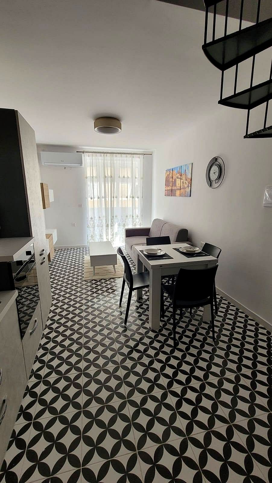 Apartment in Gzira - 1 bed, 2 baths — 1