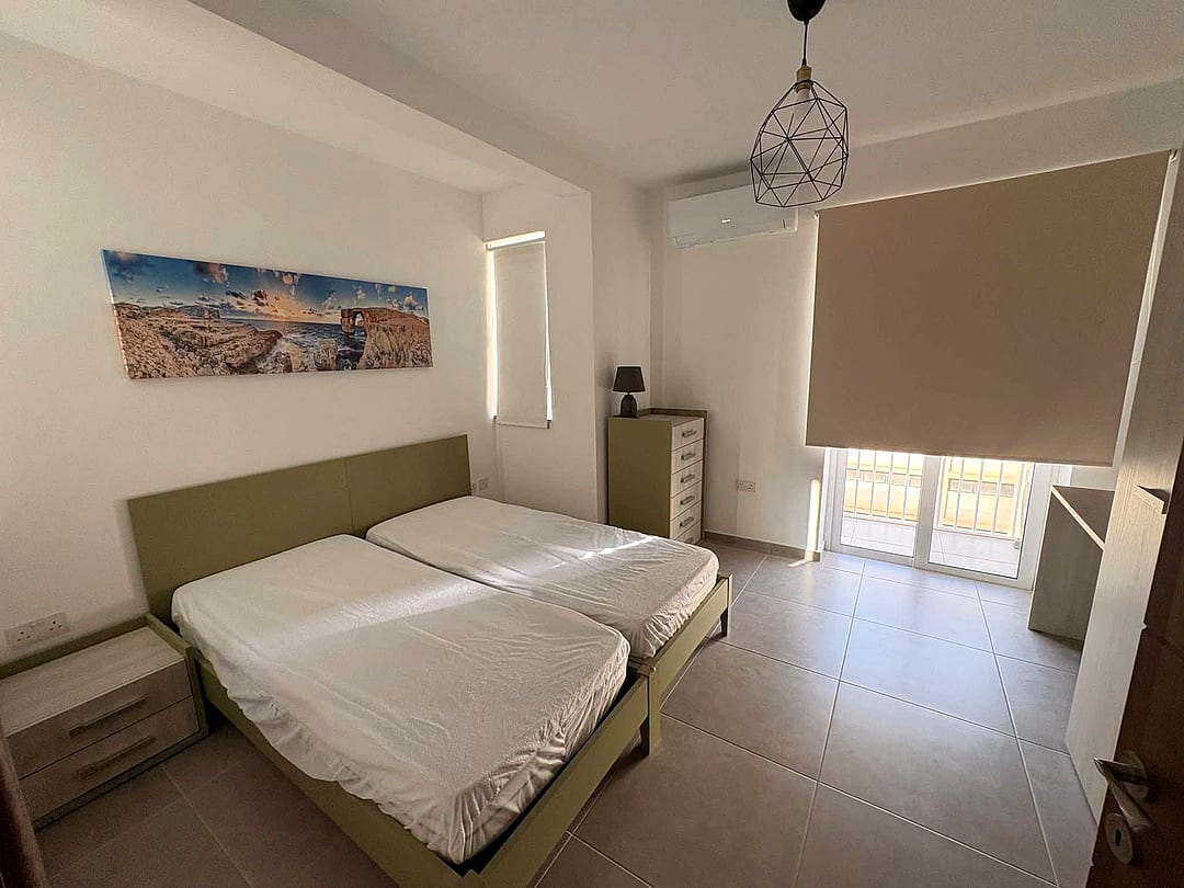 Penthouse in Sliema - 3 beds, 1 bath — 5