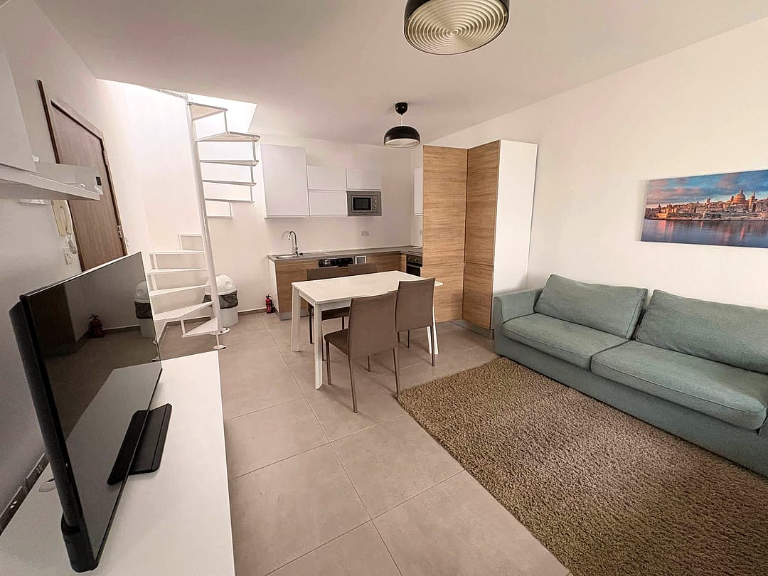 Penthouse in Sliema - 3 beds, 1 bath — 4
