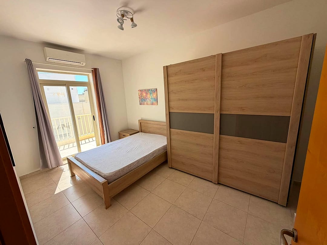 Apartment in Sliema - 3 beds, 2 baths — 5