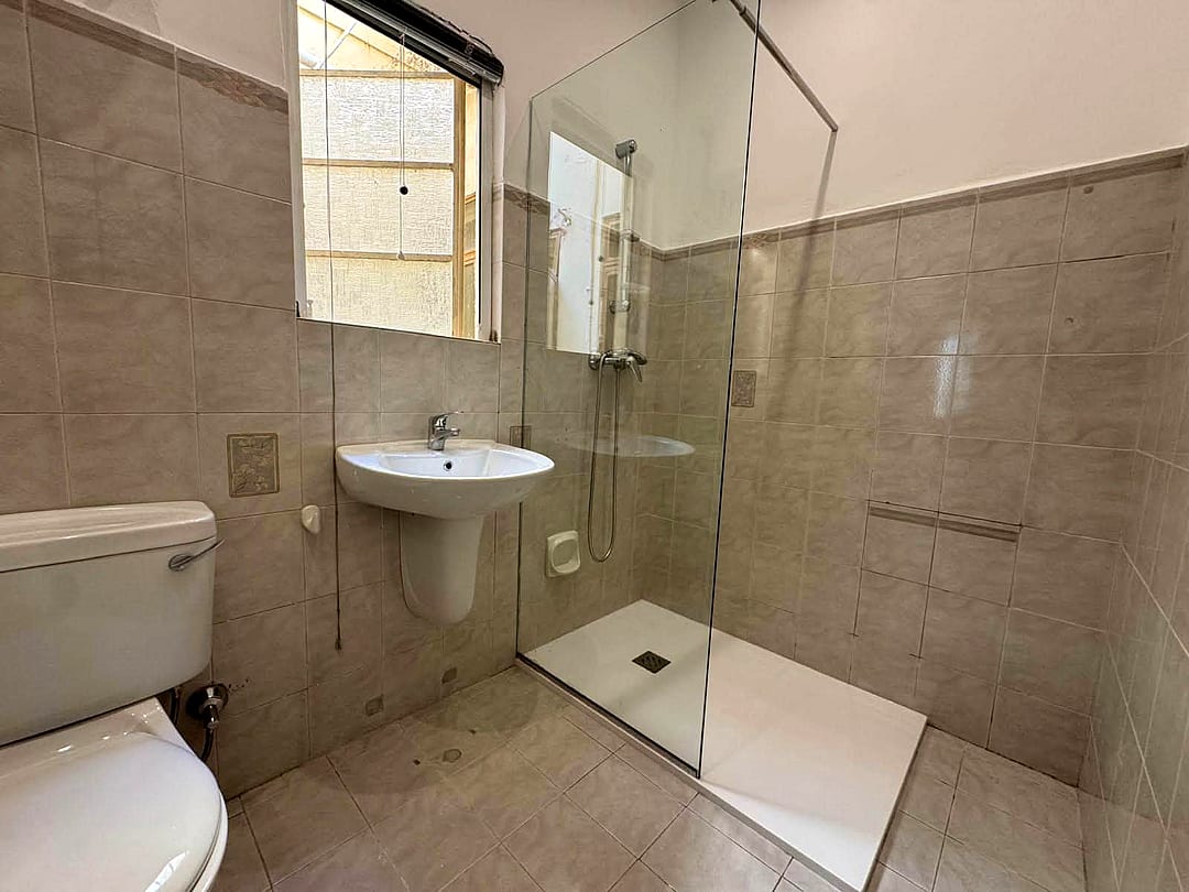 Apartment in Sliema - 2 beds, 1 bath — 5