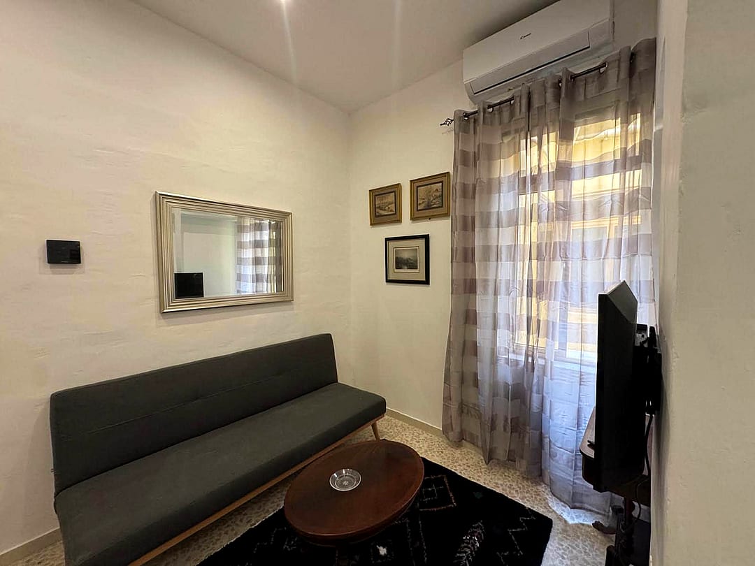 Apartment in Sliema - 2 beds, 1 bath — 3