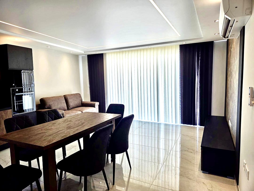 Penthouse in Gzira - 3 beds, 2 baths — 2