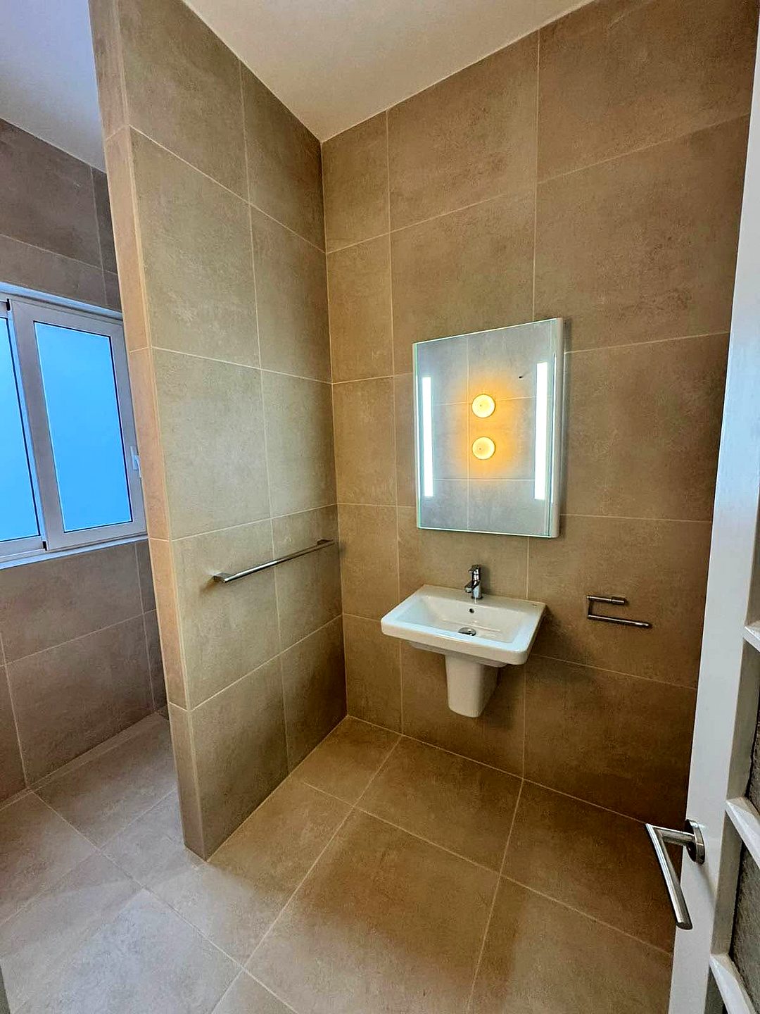 Apartment in Sliema - 3 beds, 2 baths — 1