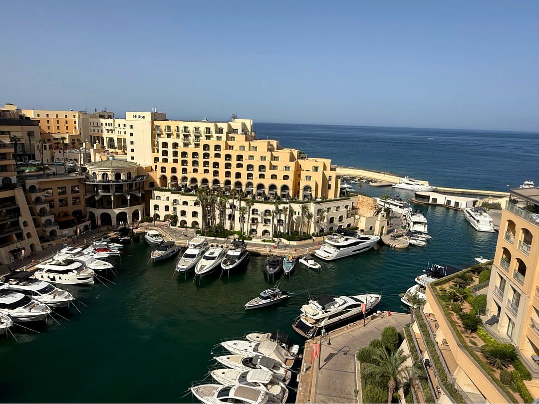 Penthouse in St Julian's - 3 beds — 1