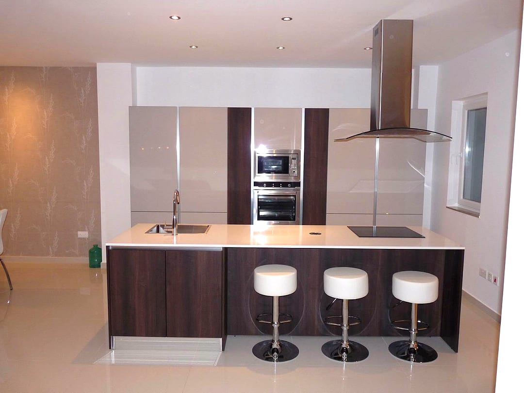 Apartment in St Julian's - 3 beds, 2 baths — 5