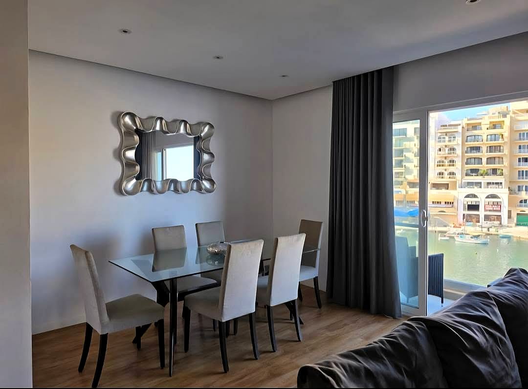Apartment in St Julian's - 2 beds, 2 baths — 2