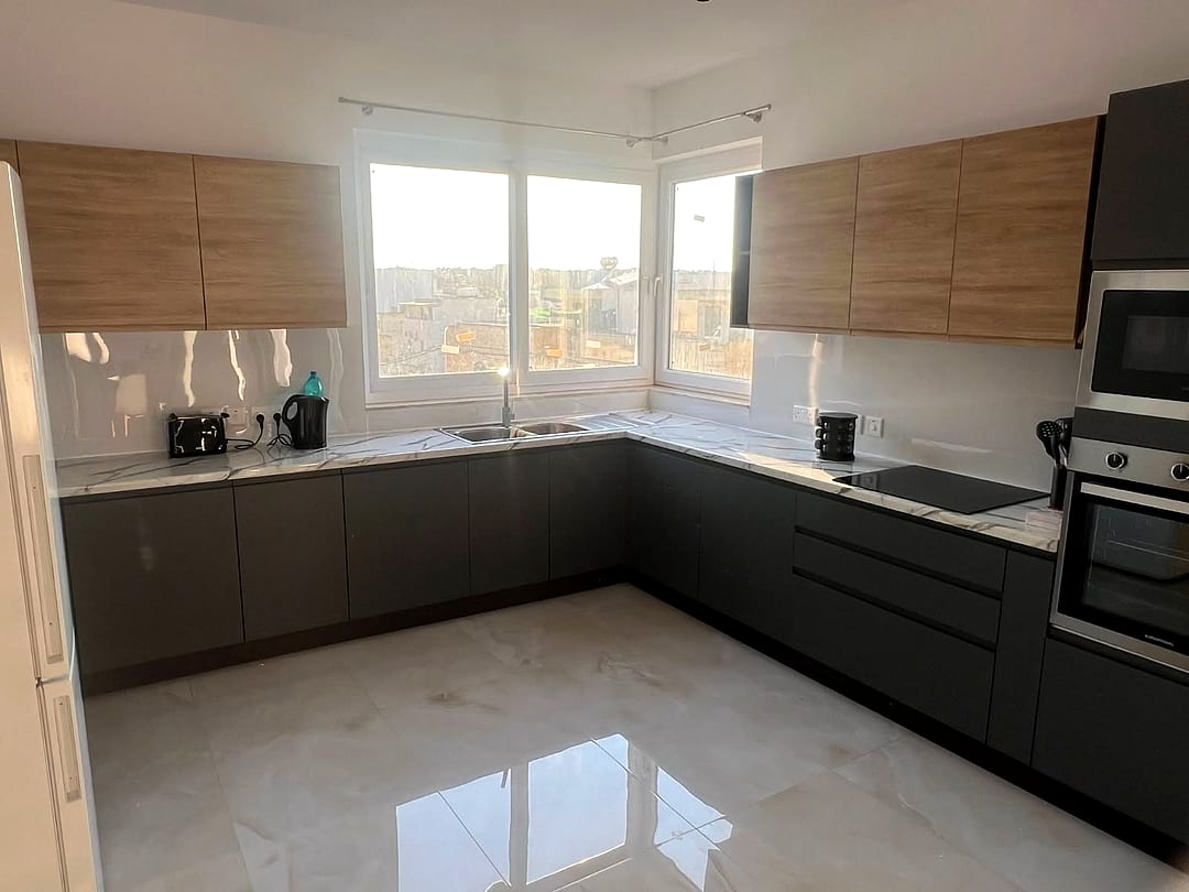 Apartment in St Julian's - 3 beds, 3 baths — 2