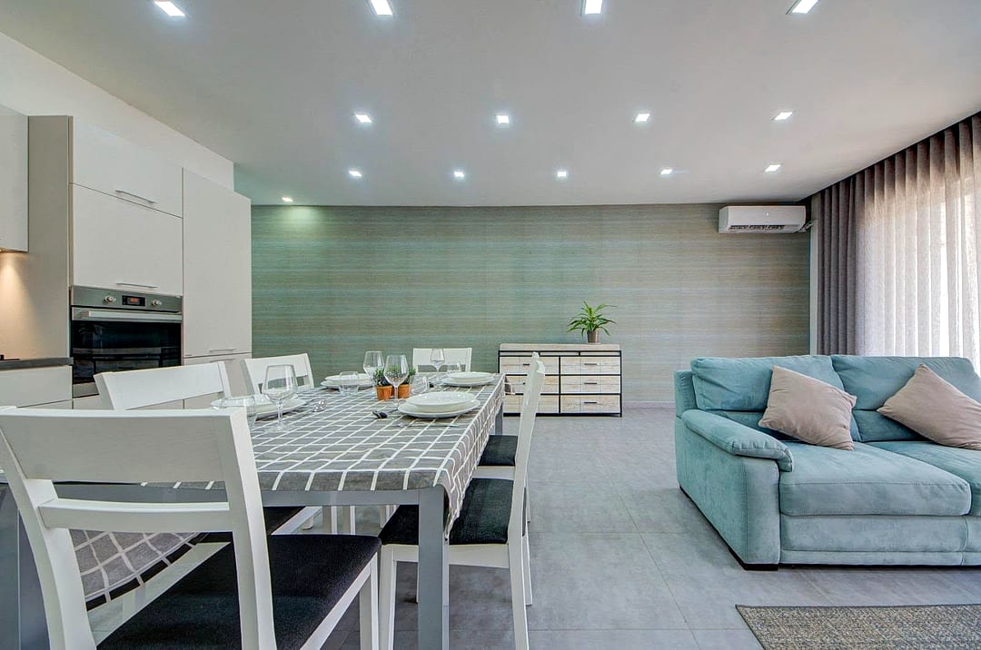 Apartment in Swieqi - 3 beds, 2 baths — 5