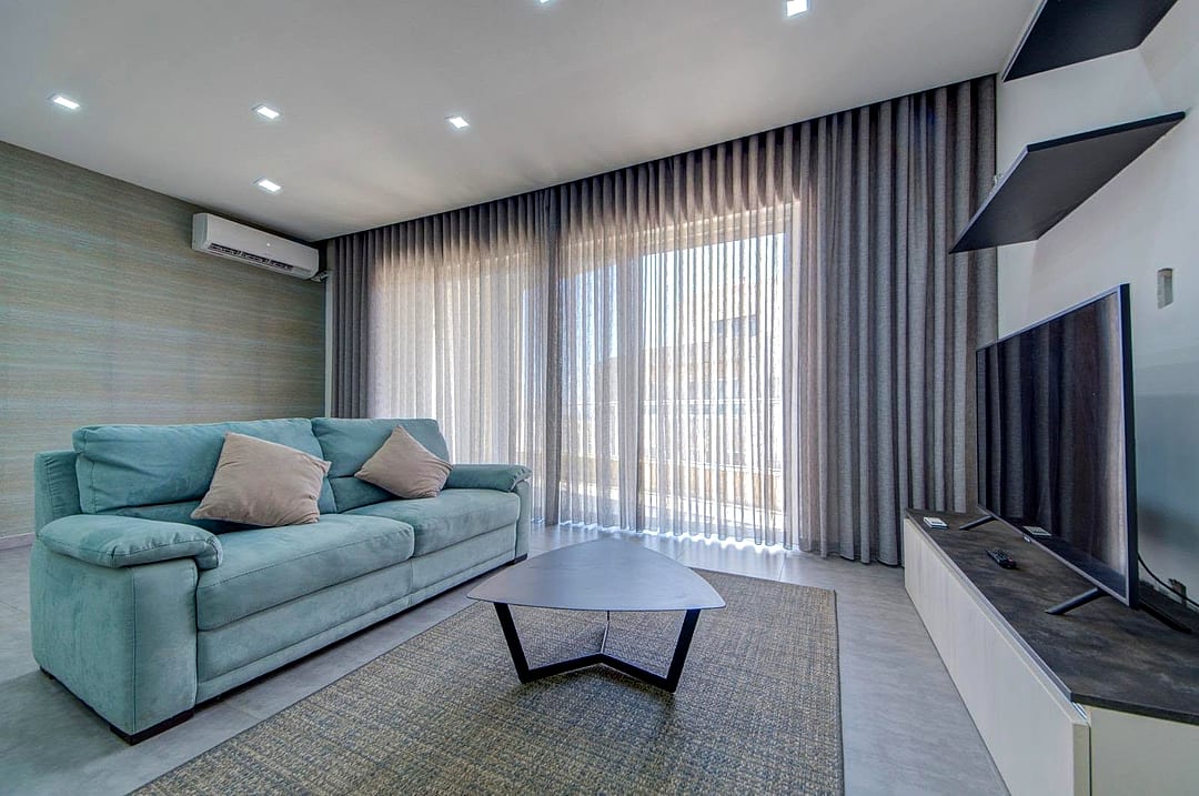 Apartment in Swieqi - 3 beds, 2 baths — 1