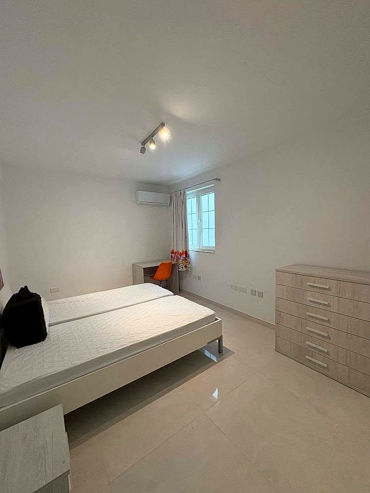 Apartment in Naxxar - 3 beds, 2 baths — 4