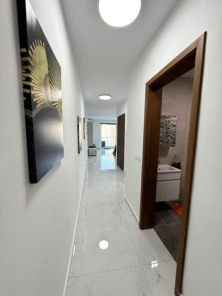 Apartment in Gzira - 2 beds, 2 baths — 3