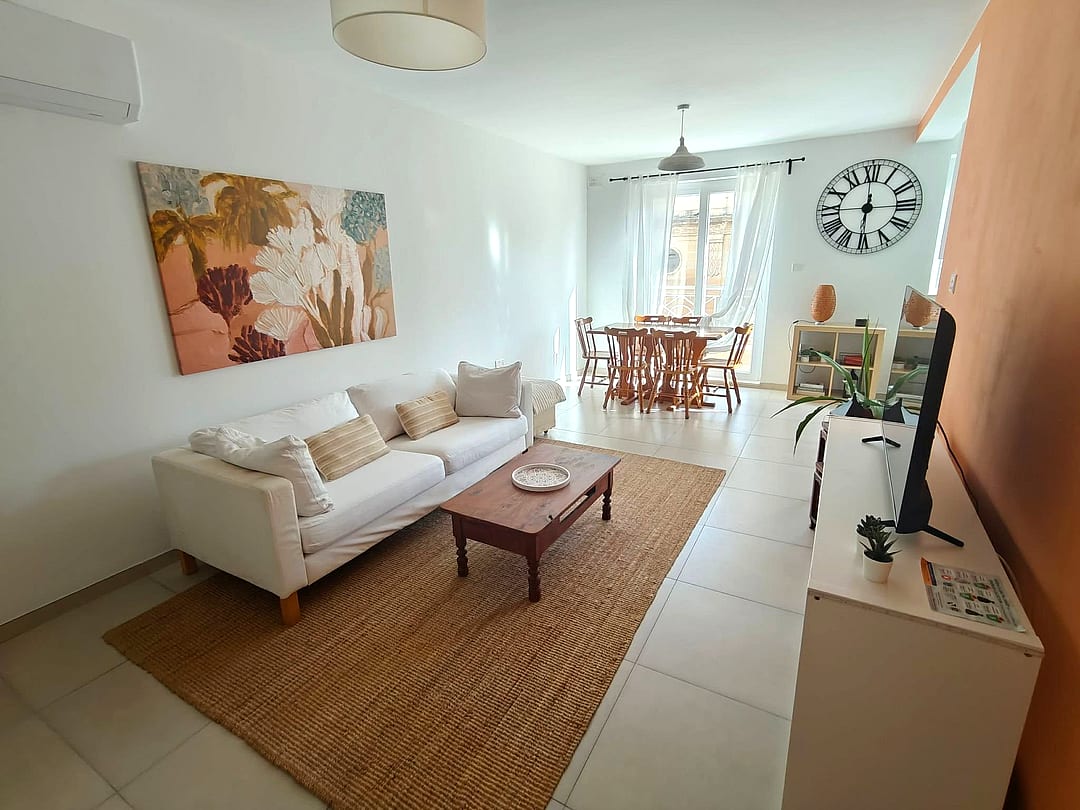 Apartment in Gzira - 2 beds, 2 baths — 2