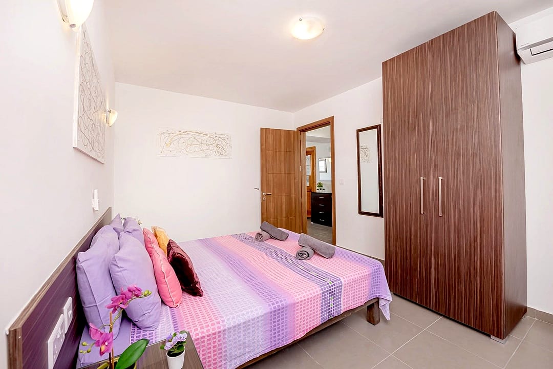 Apartment in St Paul's Bay - 2 beds, 1 bath — 5