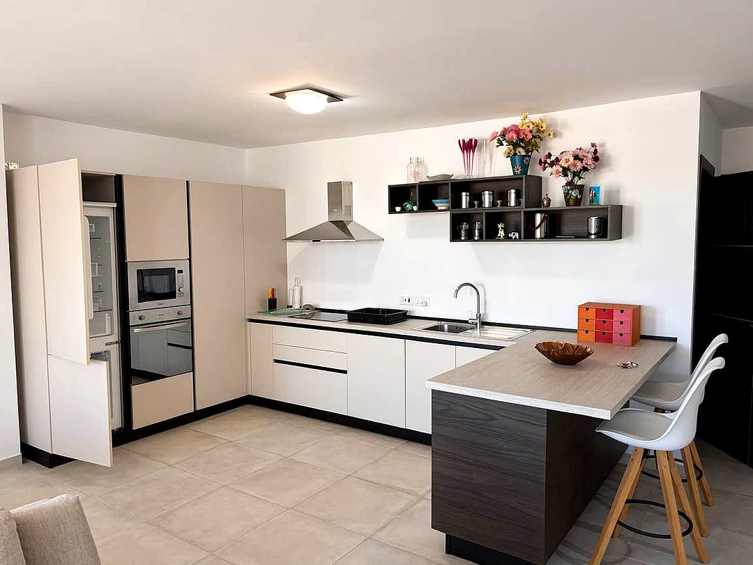 Apartment in Swieqi - 3 beds, 2 baths — 2