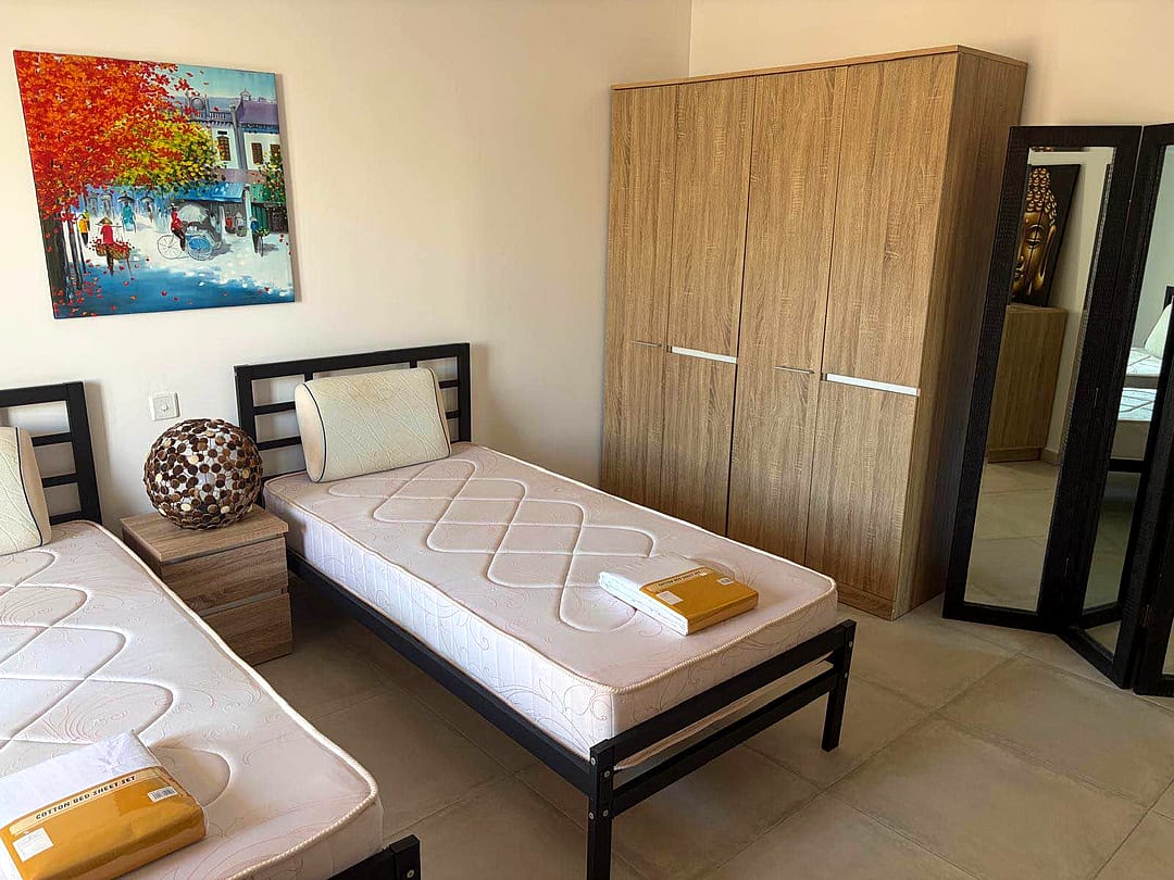 Apartment in Swieqi - 3 beds, 2 baths — 5