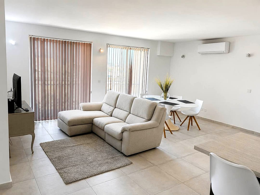 Apartment in Swieqi - 3 beds, 2 baths — 1