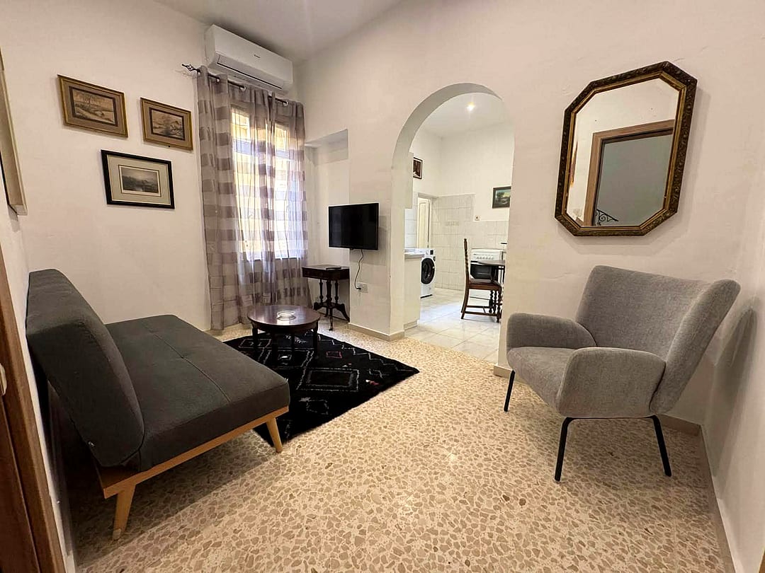 Apartment in Sliema - 2 beds, 1 bath — 1