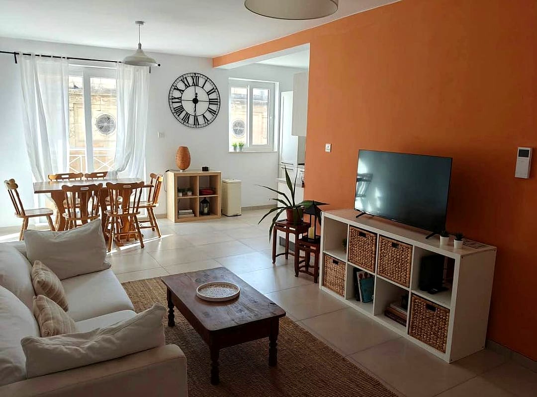 Apartment in Gzira - 2 beds, 2 baths — 3
