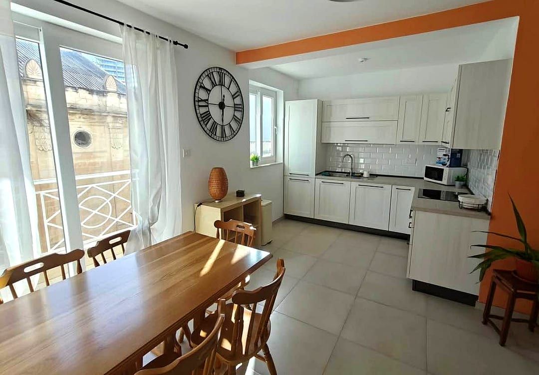 Apartment in Gzira - 2 beds, 2 baths — 1