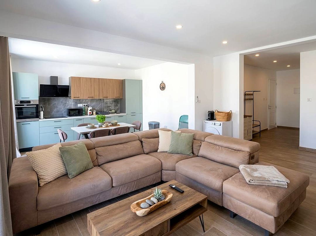 Apartment in St Julian's - 3 beds, 3 baths — 2