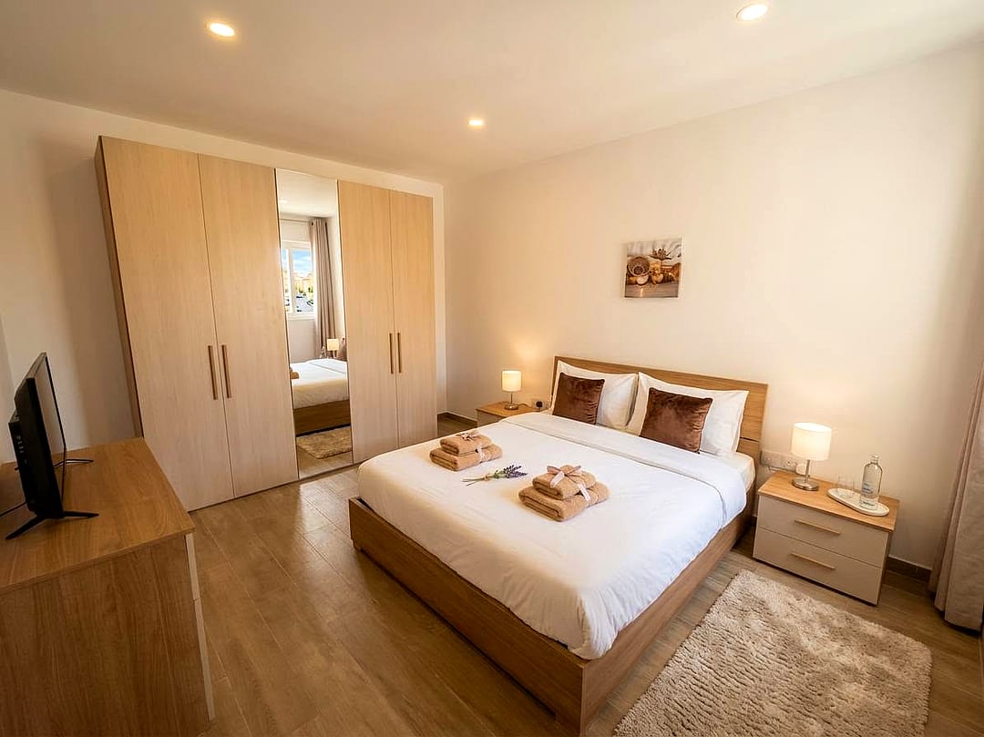 Apartment in St Julian's - 3 beds, 3 baths — 4