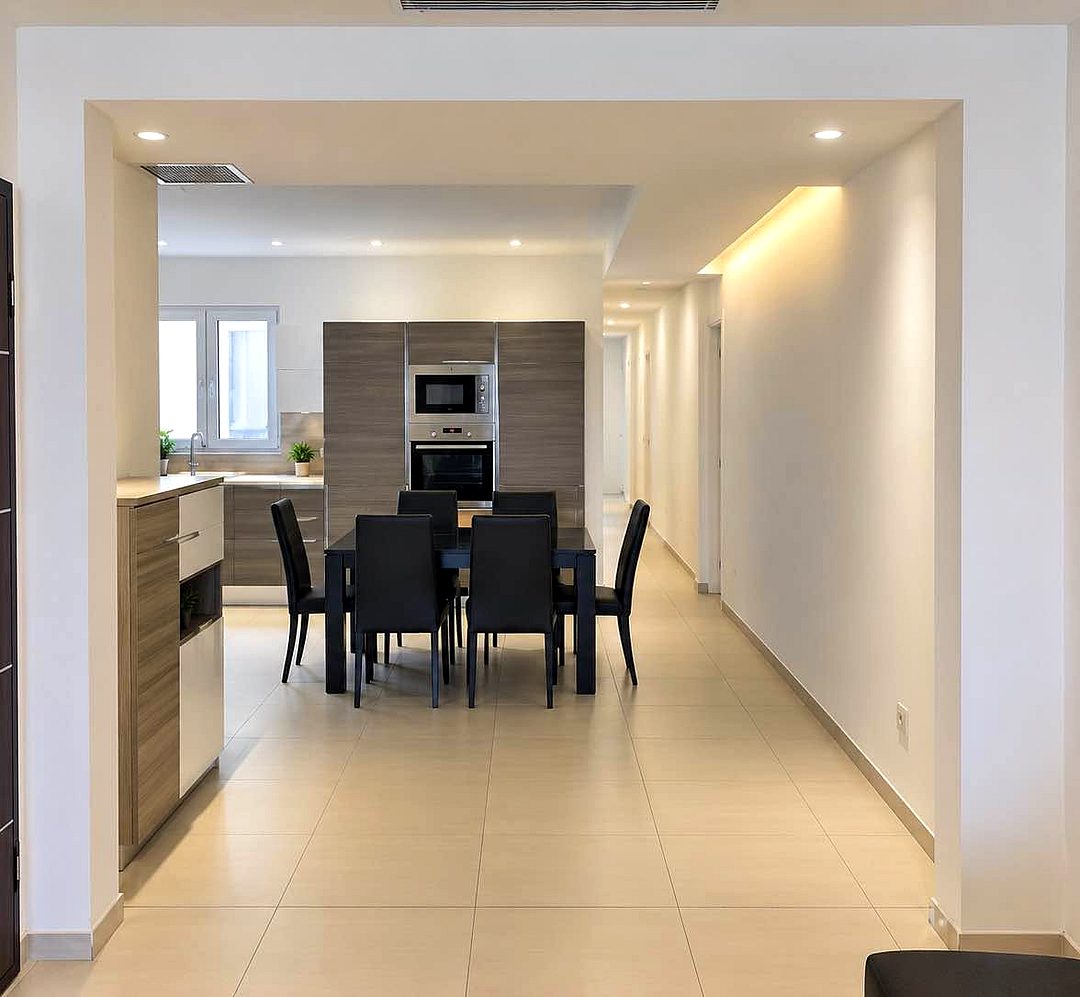 Apartment in Sliema - 3 beds, 2 baths — 3