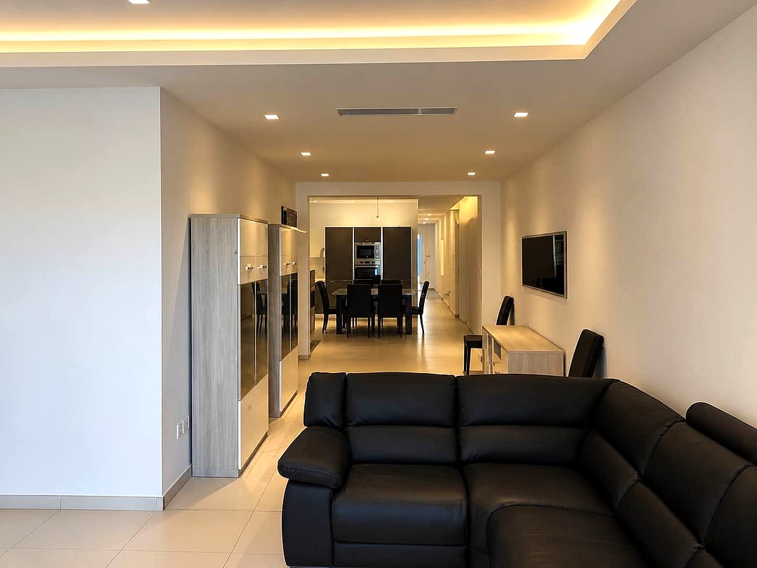 Apartment in Sliema - 3 beds, 2 baths — 2
