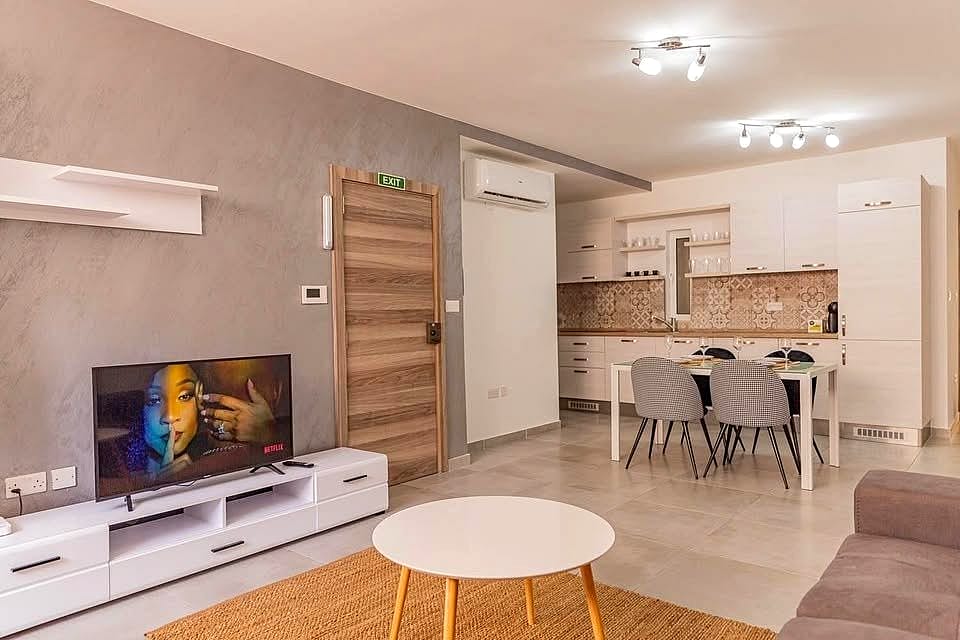 Apartment in Sliema - 2 beds, 2 baths — 1