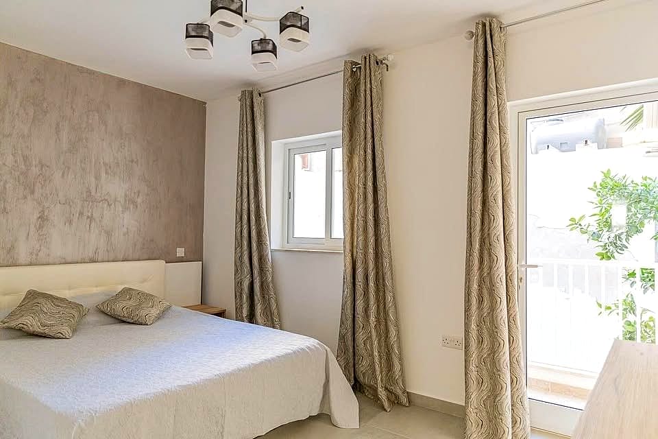 Apartment in Sliema - 2 beds, 2 baths — 3