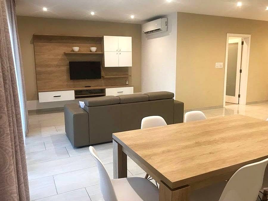 Penthouse in Gzira - 3 beds, 2 baths — 2