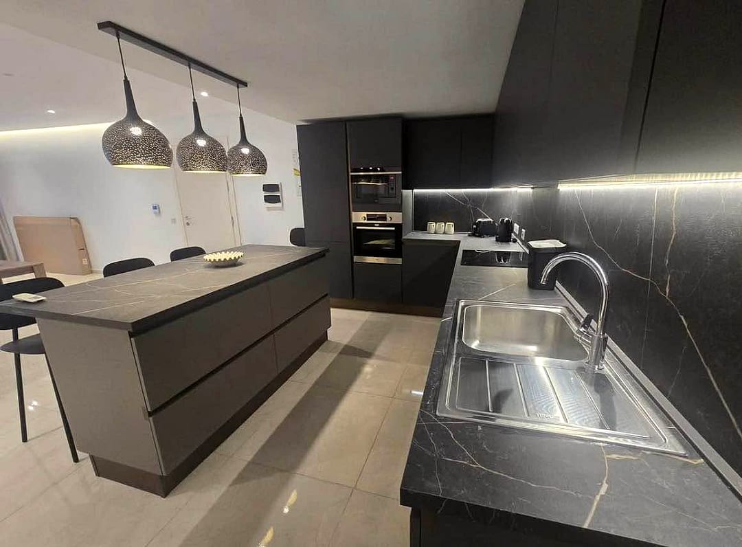 Apartment in Swieqi - 3 beds, 2 baths — 3