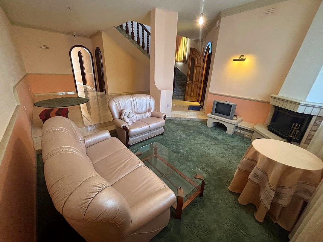 House in Mosta - 4 beds, 2 baths — 1