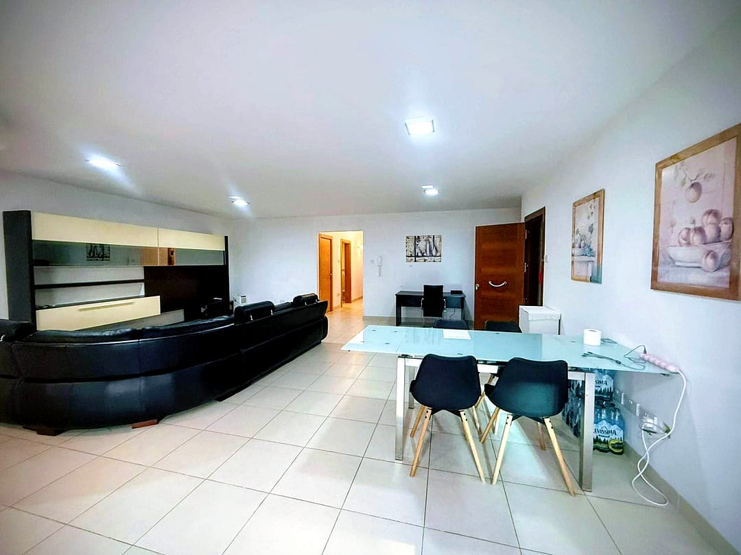 Apartment in Swieqi - 3 beds, 2 baths — 2