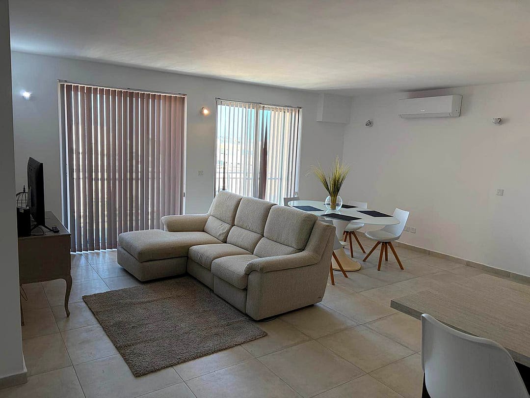 Apartment in Swieqi - 3 beds, 2 baths — 2