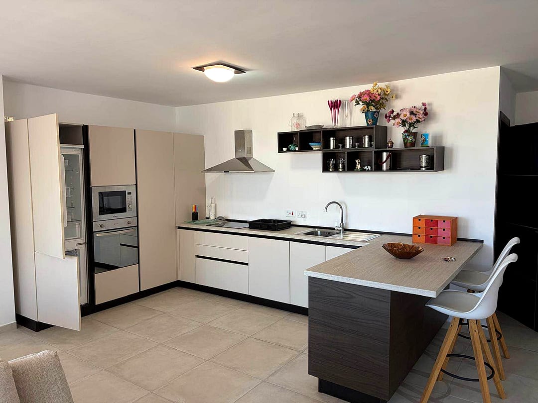 Apartment in Swieqi - 3 beds, 2 baths — 4