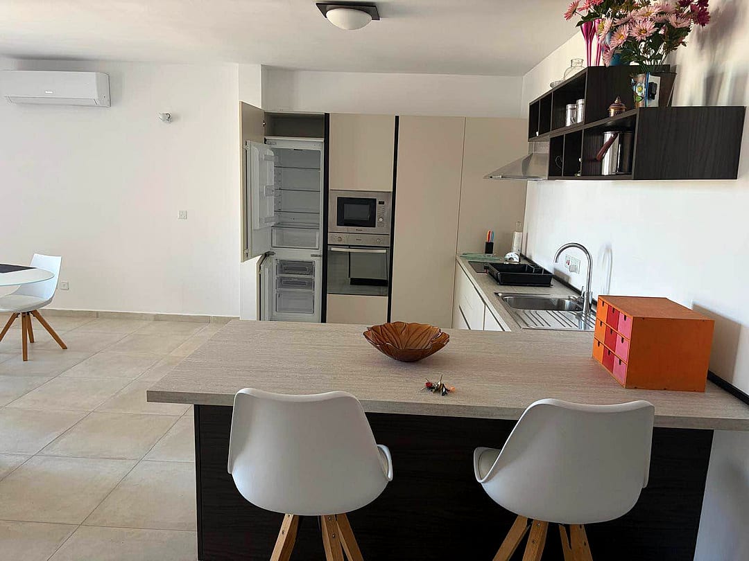 Apartment in Swieqi - 3 beds, 2 baths — 5