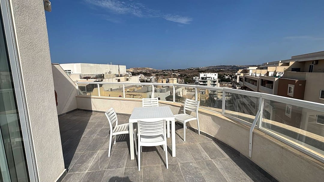 Penthouse in Qawra - 1 bed — 2