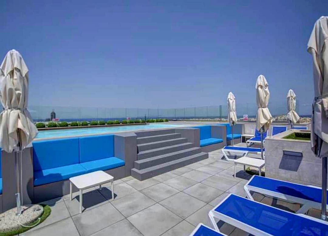Apartment in St Julian's - 3 beds, 2 baths — 2