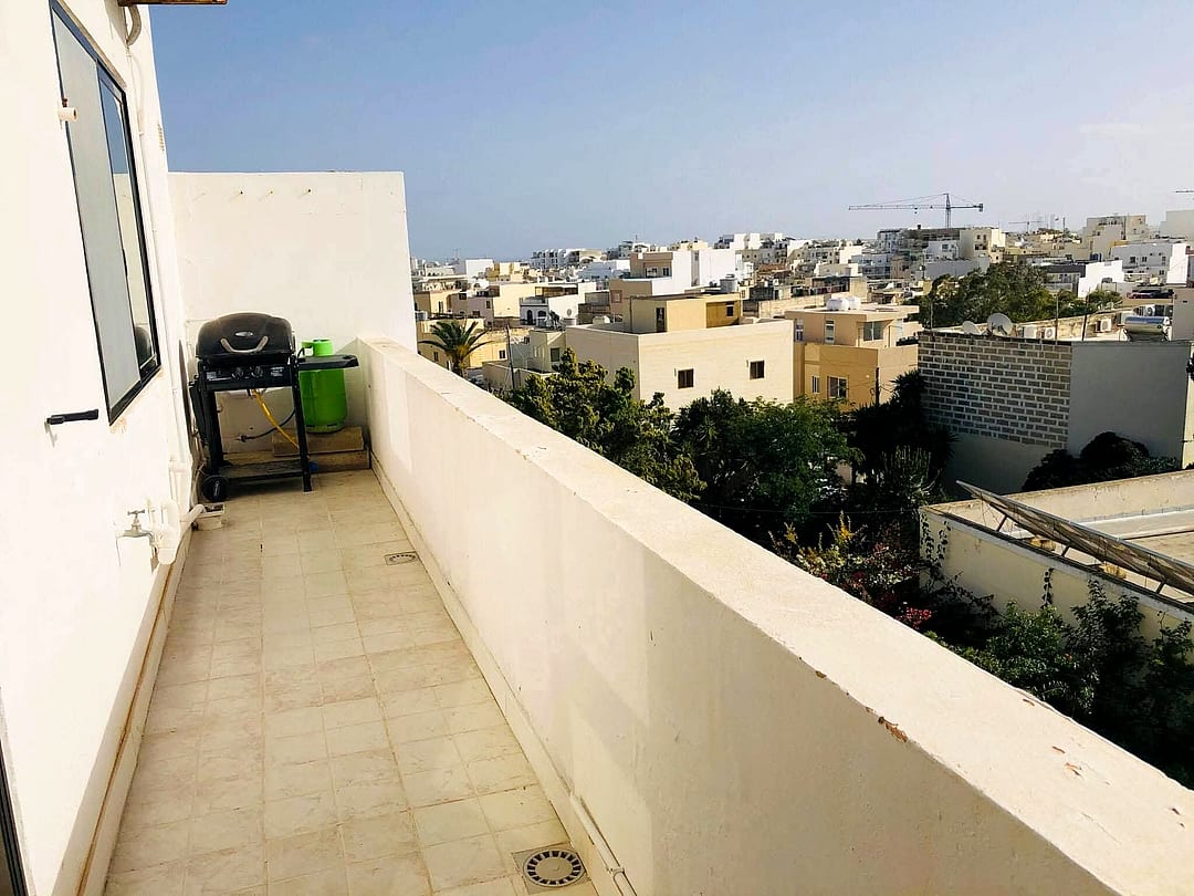 Apartment in San Gwann - 3 beds, 2 baths — 2