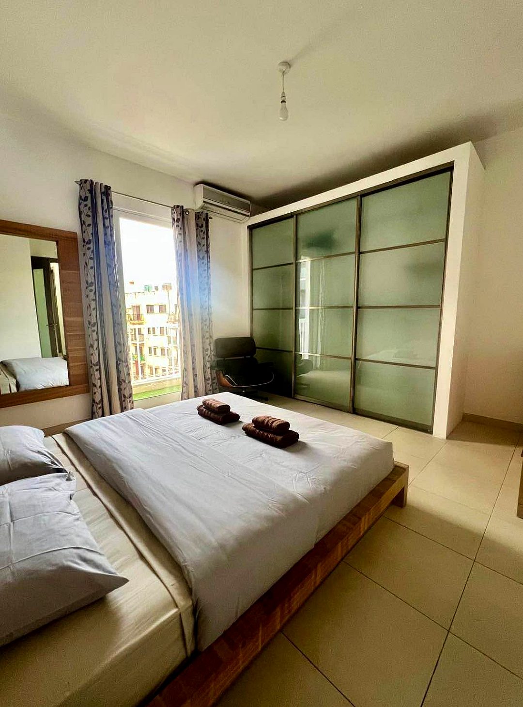 Apartment in St Julian's - 3 beds, 2 baths — 4