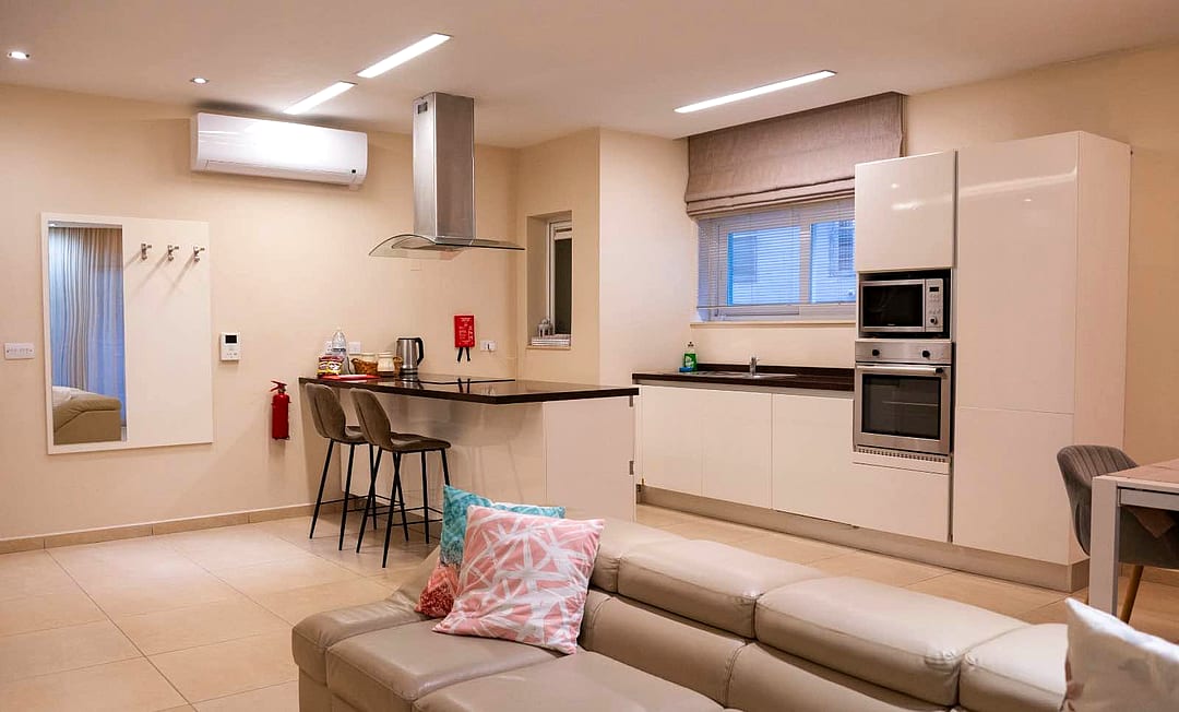 Apartment in Sliema - 2 beds, 2 baths — 4