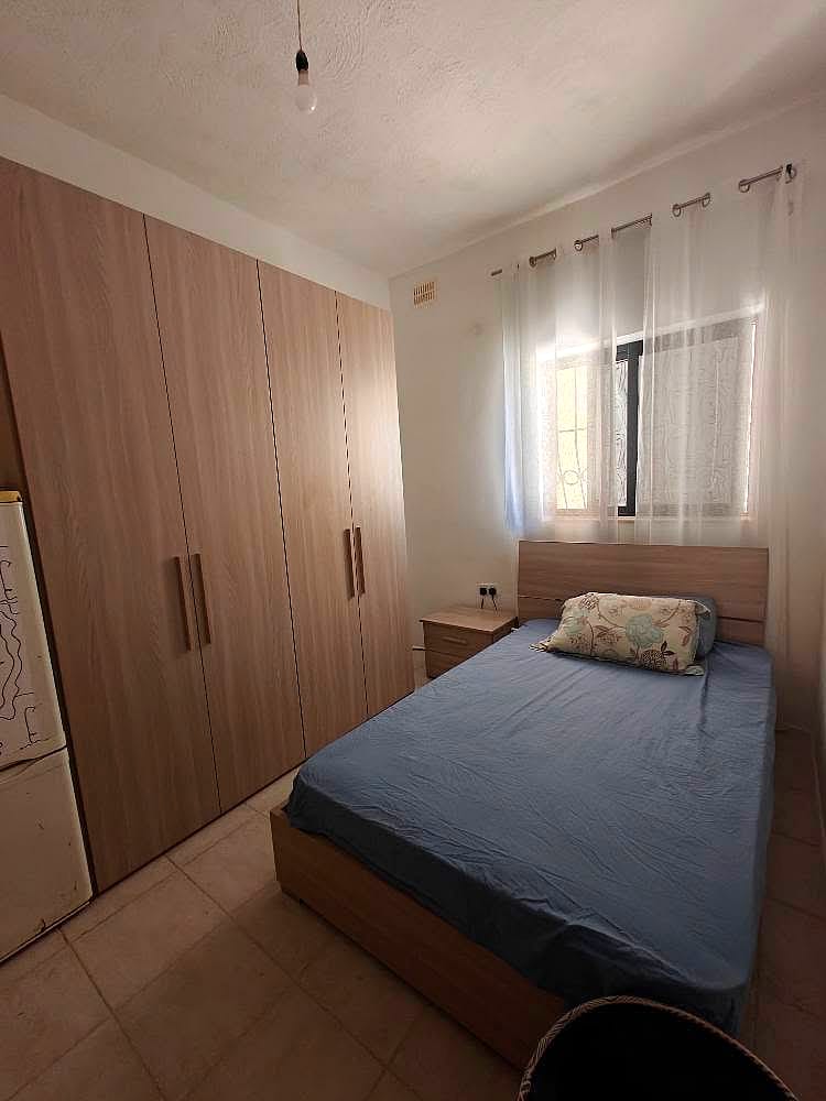 Room in Pembroke — 1