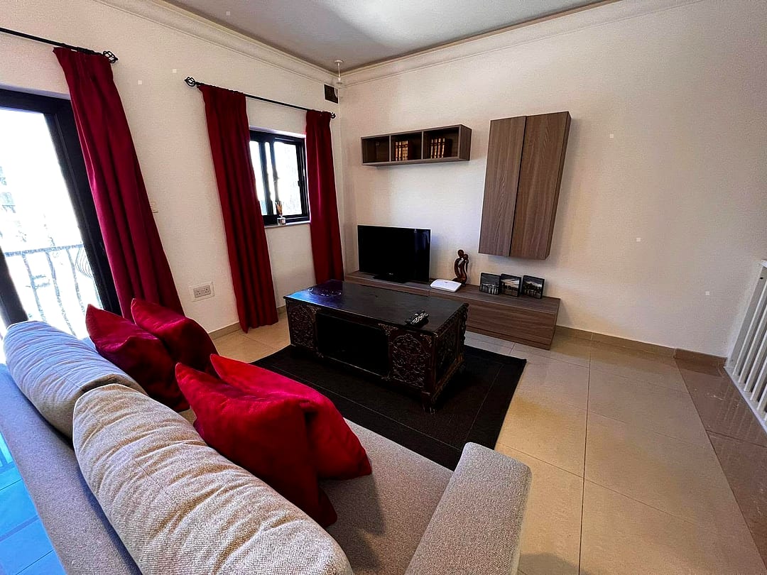 Apartment in Naxxar - 3 beds, 2 baths — 3