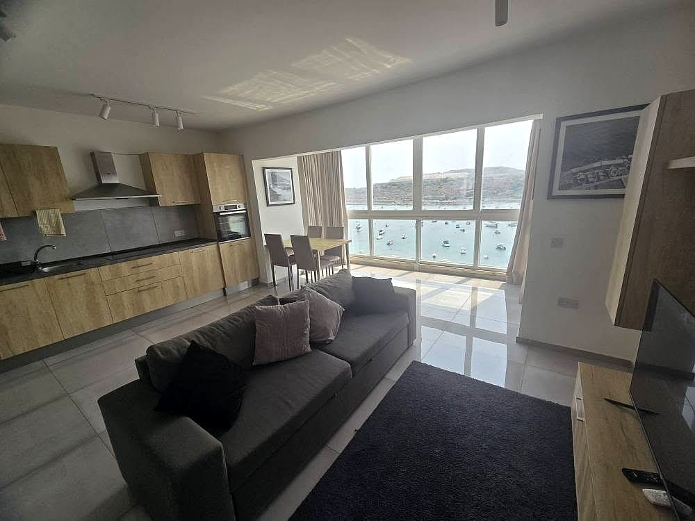 Apartment in Qawra - 2 beds — 4